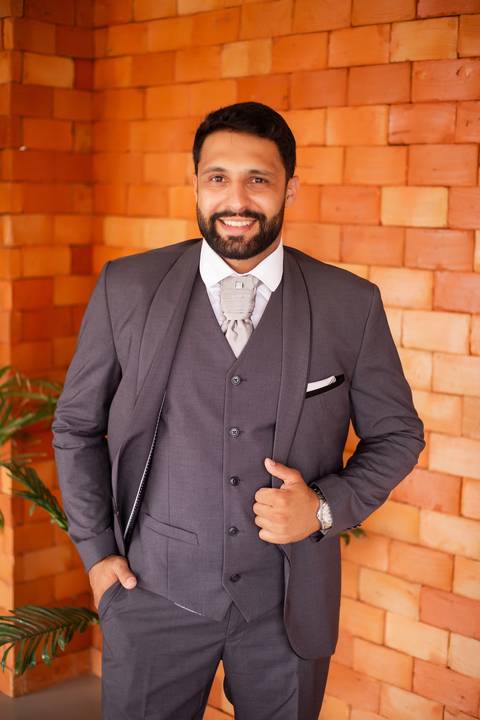 casar-noiva-vestido-make-cabelo-maquiagem-buque-madrinha-brinde-fotografo-fotos-fotografias-buque-aliança-civil-igreja-chacara-buffet-dança-banda-dj-por-do-sol-dama-drone-uberlandia-minas-gerais-amor-love-momento-unico-video-filmagem-mae-pai-filho-veio-oi'