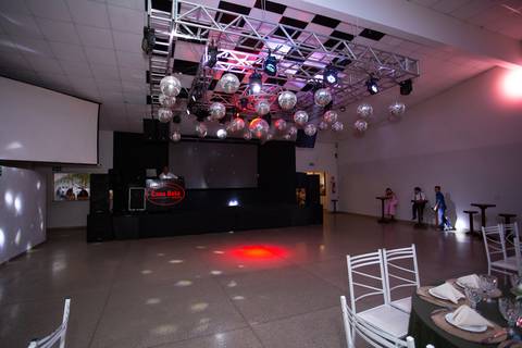 casar-noiva-vestido-make-cabelo-maquiagem-buque-madrinha-brinde-fotografo-fotos-fotografias-buque-aliança-civil-igreja-chacara-buffet-dança-banda-dj-por-do-sol-dama-drone-uberlandia-minas-gerais-amor-love-momento-unico-video-filmagem-mae-pai-filho-veio-oi'