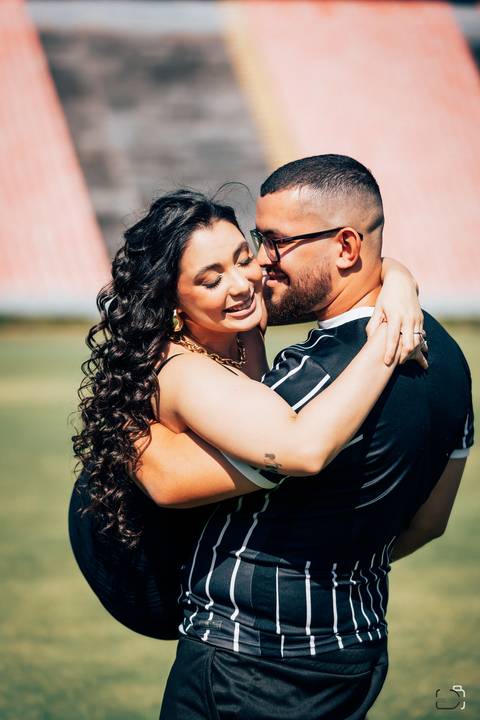 casamento-casar-noiva-make-vestido-buque-brinde-madrinha-dama-rainha-amor-fotografia-de-casamento-noivo-padrinho-chacara-love-cerimonial-igreja-por-do-sol-fotografo-fotos-dj-buffet-dança-uberlandia-minas-gerais-aliança-anel-banda-bar-buffet-buque-paixao- '