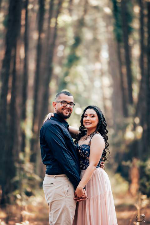 casamento-casar-noiva-make-vestido-buque-brinde-madrinha-dama-rainha-amor-fotografia-de-casamento-noivo-padrinho-chacara-love-cerimonial-igreja-por-do-sol-fotografo-fotos-dj-buffet-dança-uberlandia-minas-gerais-aliança-anel-banda-bar-buffet-buque-paixao- '