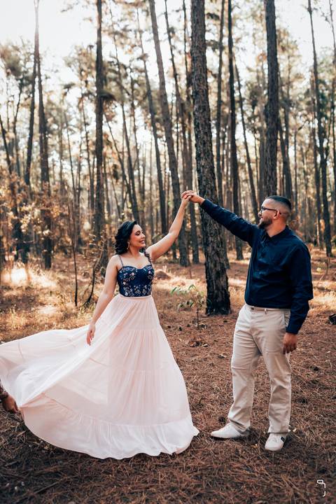 casamento-casar-noiva-make-vestido-buque-brinde-madrinha-dama-rainha-amor-fotografia-de-casamento-noivo-padrinho-chacara-love-cerimonial-igreja-por-do-sol-fotografo-fotos-dj-buffet-dança-uberlandia-minas-gerais-aliança-anel-banda-bar-buffet-buque-paixao- '