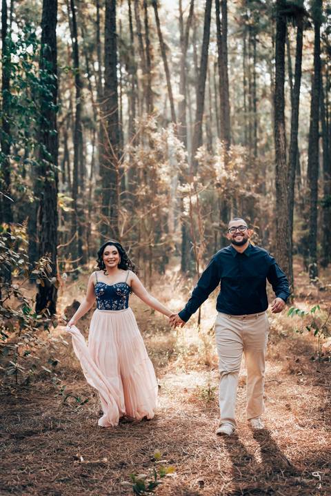 casamento-casar-noiva-make-vestido-buque-brinde-madrinha-dama-rainha-amor-fotografia-de-casamento-noivo-padrinho-chacara-love-cerimonial-igreja-por-do-sol-fotografo-fotos-dj-buffet-dança-uberlandia-minas-gerais-aliança-anel-banda-bar-buffet-buque-paixao- '
