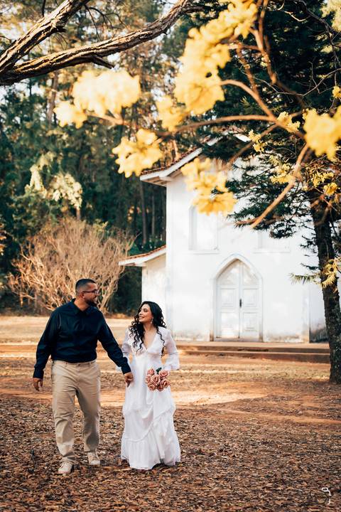 casamento-casar-noiva-make-vestido-buque-brinde-madrinha-dama-rainha-amor-fotografia-de-casamento-noivo-padrinho-chacara-love-cerimonial-igreja-por-do-sol-fotografo-fotos-dj-buffet-dança-uberlandia-minas-gerais-aliança-anel-banda-bar-buffet-buque-paixao- '