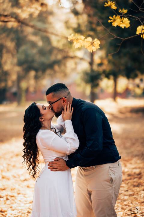 casamento-casar-noiva-make-vestido-buque-brinde-madrinha-dama-rainha-amor-fotografia-de-casamento-noivo-padrinho-chacara-love-cerimonial-igreja-por-do-sol-fotografo-fotos-dj-buffet-dança-uberlandia-minas-gerais-aliança-anel-banda-bar-buffet-buque-paixao- '