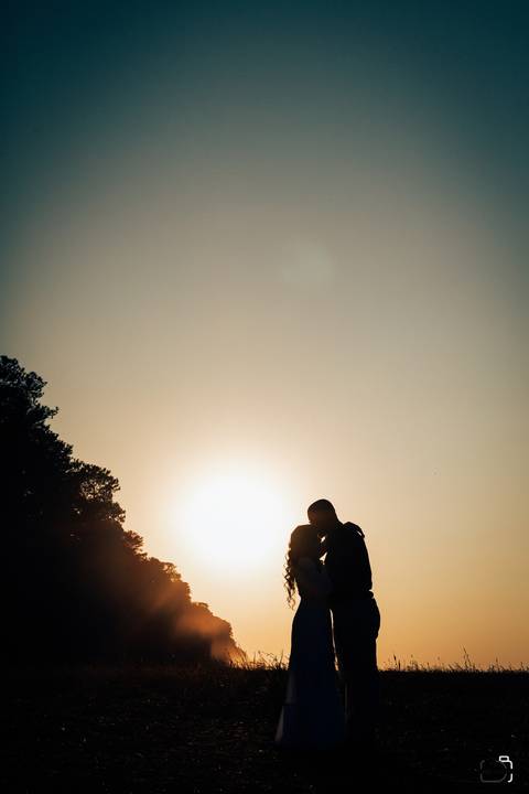 casamento-casar-noiva-make-vestido-buque-brinde-madrinha-dama-rainha-amor-fotografia-de-casamento-noivo-padrinho-chacara-love-cerimonial-igreja-por-do-sol-fotografo-fotos-dj-buffet-dança-uberlandia-minas-gerais-aliança-anel-banda-bar-buffet-buque-paixao- '