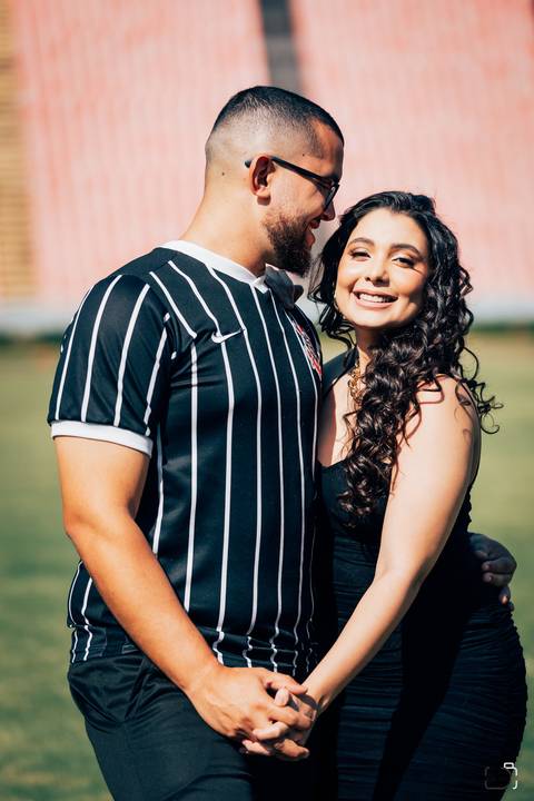 casamento-casar-noiva-make-vestido-buque-brinde-madrinha-dama-rainha-amor-fotografia-de-casamento-noivo-padrinho-chacara-love-cerimonial-igreja-por-do-sol-fotografo-fotos-dj-buffet-dança-uberlandia-minas-gerais-aliança-anel-banda-bar-buffet-buque-paixao- '