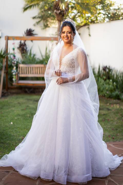 casamento-casar-cerimonia-noiva-vestido-atelie-buque-make-off-maquiagem-fotografo-daniel-custodio-madrinha-dama-cabelo-noivo-padrinho-carro-festa-terno-chacra-bufft-atelie-mae-pai-por-do-sol-love-amor-wedding-brinde-padre-igreja-brinco-sapato-aliança-love'