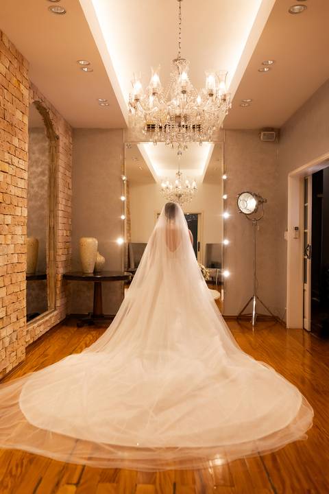 casamento-casar-cerimonia-noiva-vestido-atelie-buque-make-off-maquiagem-fotografo-daniel-custodio-madrinha-dama-cabelo-noivo-padrinho-carro-festa-terno-chacra-bufft-atelie-mae-pai-por-do-sol-love-amor-wedding-brinde-padre-igreja-brinco-sapato-aliança-love'