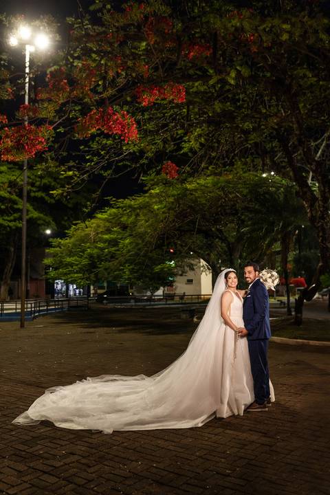 casamento-casar-cerimonia-noiva-vestido-atelie-buque-make-off-maquiagem-fotografo-daniel-custodio-madrinha-dama-cabelo-noivo-padrinho-carro-festa-terno-chacra-bufft-atelie-mae-pai-por-do-sol-love-amor-wedding-brinde-padre-igreja-brinco-sapato-aliança-love'