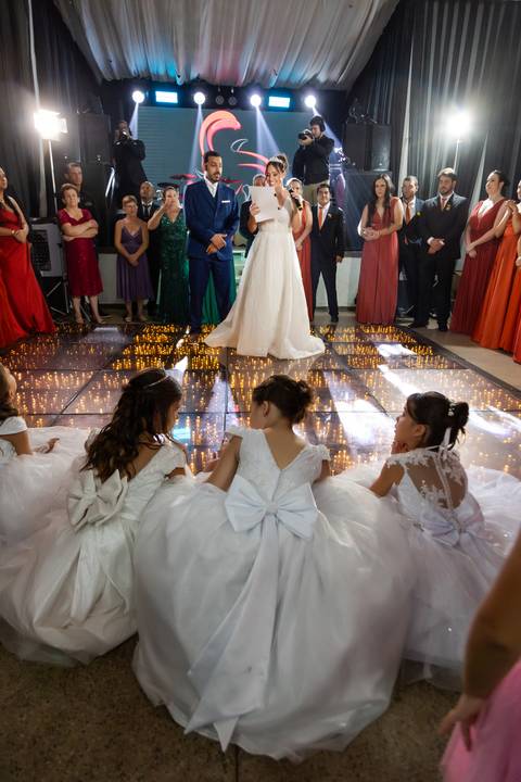 casamento-casar-cerimonia-noiva-vestido-atelie-buque-make-off-maquiagem-fotografo-daniel-custodio-madrinha-dama-cabelo-noivo-padrinho-carro-festa-terno-chacra-bufft-atelie-mae-pai-por-do-sol-love-amor-wedding-brinde-padre-igreja-brinco-sapato-aliança-love'