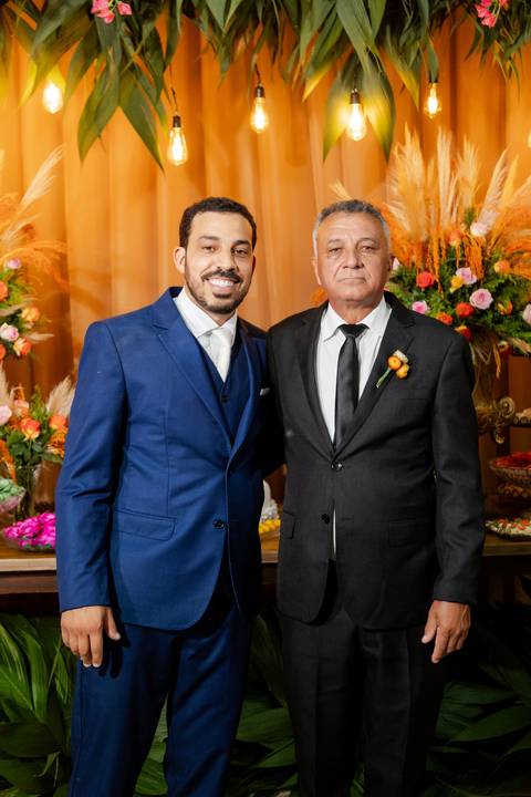 casamento-casar-cerimonia-noiva-vestido-atelie-buque-make-off-maquiagem-fotografo-daniel-custodio-madrinha-dama-cabelo-noivo-padrinho-carro-festa-terno-chacra-bufft-atelie-mae-pai-por-do-sol-love-amor-wedding-brinde-padre-igreja-brinco-sapato-aliança-love'