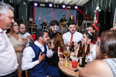 casamento-casar-cerimonia-noiva-vestido-atelie-buque-make-off-maquiagem-fotografo-daniel-custodio-madrinha-dama-cabelo-noivo-padrinho-carro-festa-terno-chacra-bufft-atelie-mae-pai-por-do-sol-love-amor-wedding-brinde-padre-igreja-brinco-sapato-aliança-love'