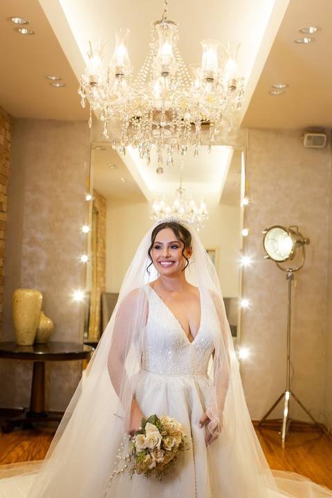 casamento-casar-cerimonia-noiva-vestido-atelie-buque-make-off-maquiagem-fotografo-daniel-custodio-madrinha-dama-cabelo-noivo-padrinho-carro-festa-terno-chacra-bufft-atelie-mae-pai-por-do-sol-love-amor-wedding-brinde-padre-igreja-brinco-sapato-aliança-love'