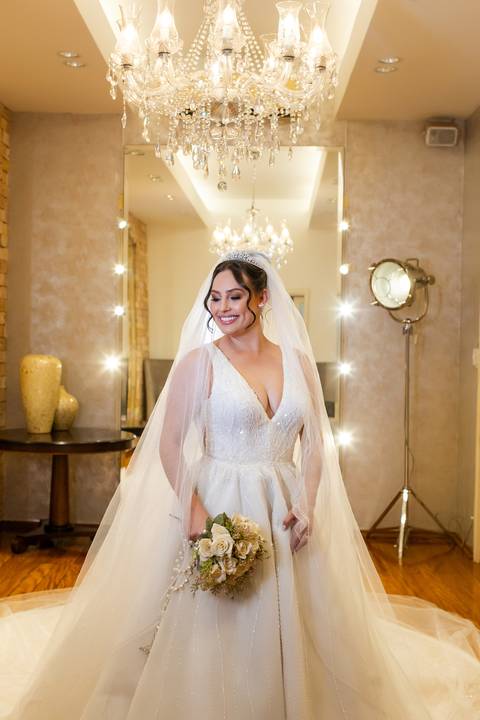 casamento-casar-cerimonia-noiva-vestido-atelie-buque-make-off-maquiagem-fotografo-daniel-custodio-madrinha-dama-cabelo-noivo-padrinho-carro-festa-terno-chacra-bufft-atelie-mae-pai-por-do-sol-love-amor-wedding-brinde-padre-igreja-brinco-sapato-aliança-love'