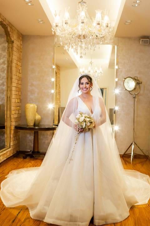 casamento-casar-cerimonia-noiva-vestido-atelie-buque-make-off-maquiagem-fotografo-daniel-custodio-madrinha-dama-cabelo-noivo-padrinho-carro-festa-terno-chacra-bufft-atelie-mae-pai-por-do-sol-love-amor-wedding-brinde-padre-igreja-brinco-sapato-aliança-love'