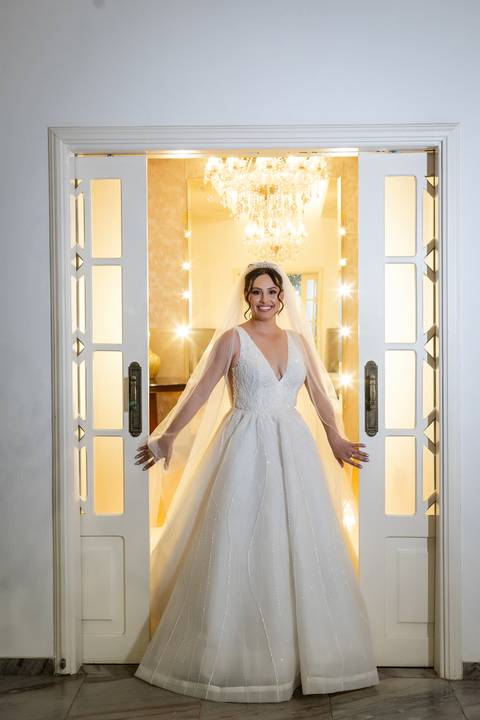 casamento-casar-cerimonia-noiva-vestido-atelie-buque-make-off-maquiagem-fotografo-daniel-custodio-madrinha-dama-cabelo-noivo-padrinho-carro-festa-terno-chacra-bufft-atelie-mae-pai-por-do-sol-love-amor-wedding-brinde-padre-igreja-brinco-sapato-aliança-love'