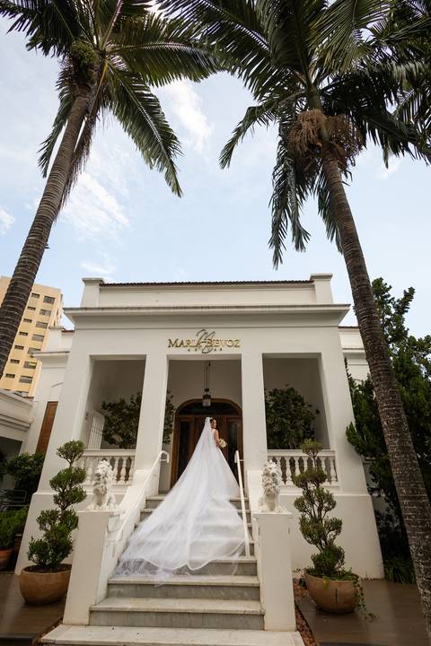 casamento-casar-cerimonia-noiva-vestido-atelie-buque-make-off-maquiagem-fotografo-daniel-custodio-madrinha-dama-cabelo-noivo-padrinho-carro-festa-terno-chacra-bufft-atelie-mae-pai-por-do-sol-love-amor-wedding-brinde-padre-igreja-brinco-sapato-aliança-love'