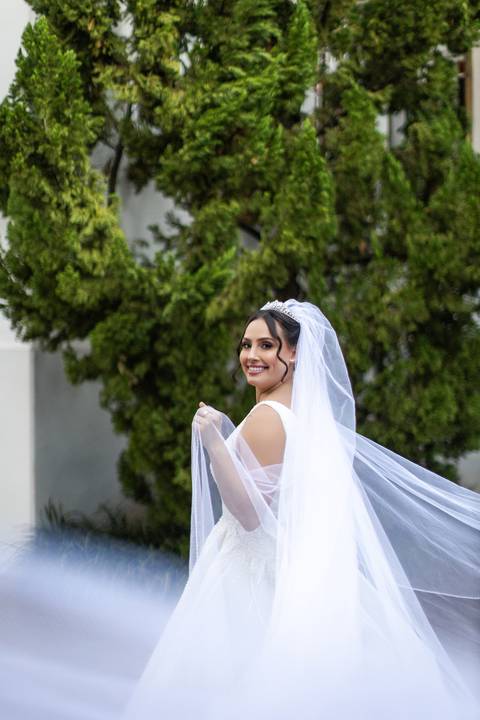 casamento-casar-cerimonia-noiva-vestido-atelie-buque-make-off-maquiagem-fotografo-daniel-custodio-madrinha-dama-cabelo-noivo-padrinho-carro-festa-terno-chacra-bufft-atelie-mae-pai-por-do-sol-love-amor-wedding-brinde-padre-igreja-brinco-sapato-aliança-love'