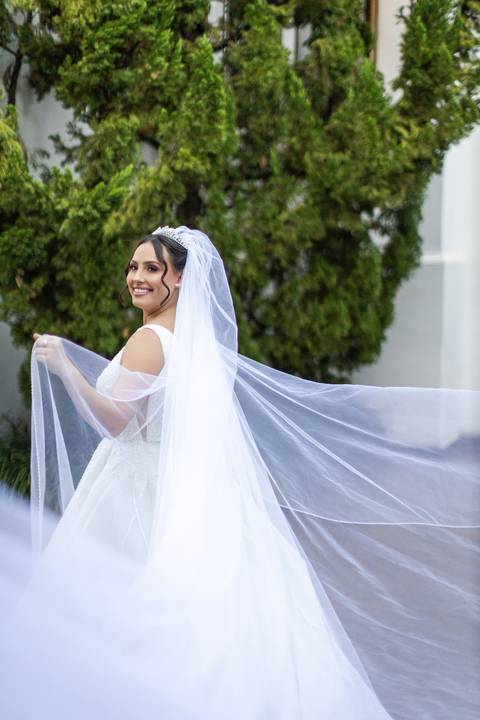 casamento-casar-cerimonia-noiva-vestido-atelie-buque-make-off-maquiagem-fotografo-daniel-custodio-madrinha-dama-cabelo-noivo-padrinho-carro-festa-terno-chacra-bufft-atelie-mae-pai-por-do-sol-love-amor-wedding-brinde-padre-igreja-brinco-sapato-aliança-love'