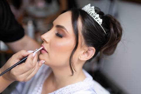 casamento-casar-cerimonia-noiva-vestido-atelie-buque-make-off-maquiagem-fotografo-daniel-custodio-madrinha-dama-cabelo-noivo-padrinho-carro-festa-terno-chacra-bufft-atelie-mae-pai-por-do-sol-love-amor-wedding-brinde-padre-igreja-brinco-sapato-aliança-love'