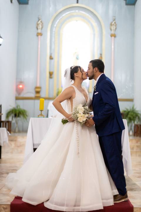 casamento-casar-cerimonia-noiva-vestido-atelie-buque-make-off-maquiagem-fotografo-daniel-custodio-madrinha-dama-cabelo-noivo-padrinho-carro-festa-terno-chacra-bufft-atelie-mae-pai-por-do-sol-love-amor-wedding-brinde-padre-igreja-brinco-sapato-aliança-love'