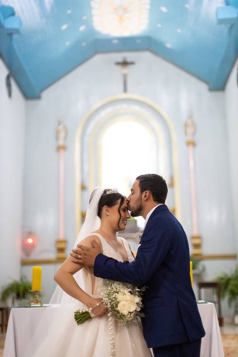 casamento-casar-cerimonia-noiva-vestido-atelie-buque-make-off-maquiagem-fotografo-daniel-custodio-madrinha-dama-cabelo-noivo-padrinho-carro-festa-terno-chacra-bufft-atelie-mae-pai-por-do-sol-love-amor-wedding-brinde-padre-igreja-brinco-sapato-aliança-love'