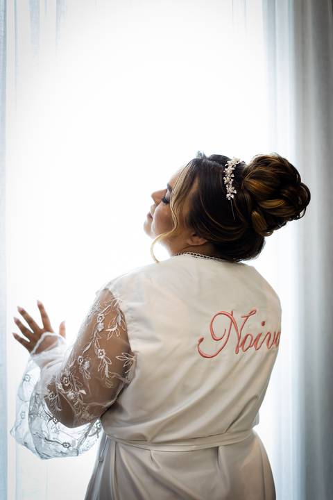 casamento-casar-cerimonia-noiva-vestido-atelie-buque-make-off-maquiagem-fotografo-daniel-custodio-madrinha-dama-cabelo-noivo-padrinho-carro-festa-terno-chacra-bufft-atelie-mae-pai-por-do-sol-love-amor-wedding-brinde-padre-igreja-brinco-sapato-aliança-love'