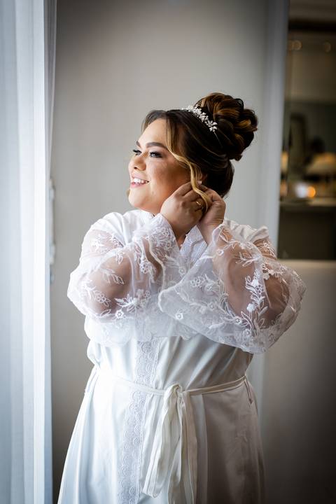 casamento-casar-cerimonia-noiva-vestido-atelie-buque-make-off-maquiagem-fotografo-daniel-custodio-madrinha-dama-cabelo-noivo-padrinho-carro-festa-terno-chacra-bufft-atelie-mae-pai-por-do-sol-love-amor-wedding-brinde-padre-igreja-brinco-sapato-aliança-love'