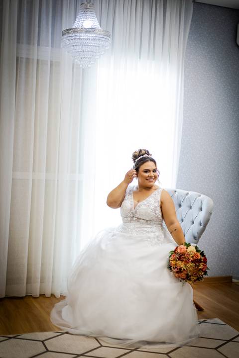 casamento-casar-cerimonia-noiva-vestido-atelie-buque-make-off-maquiagem-fotografo-daniel-custodio-madrinha-dama-cabelo-noivo-padrinho-carro-festa-terno-chacra-bufft-atelie-mae-pai-por-do-sol-love-amor-wedding-brinde-padre-igreja-brinco-sapato-aliança-love'