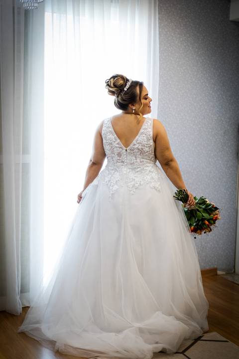 casamento-casar-cerimonia-noiva-vestido-atelie-buque-make-off-maquiagem-fotografo-daniel-custodio-madrinha-dama-cabelo-noivo-padrinho-carro-festa-terno-chacra-bufft-atelie-mae-pai-por-do-sol-love-amor-wedding-brinde-padre-igreja-brinco-sapato-aliança-love'