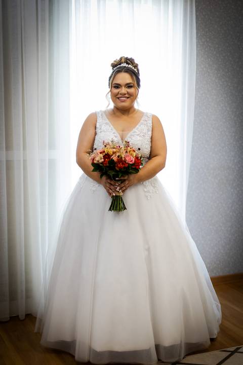 casamento-casar-cerimonia-noiva-vestido-atelie-buque-make-off-maquiagem-fotografo-daniel-custodio-madrinha-dama-cabelo-noivo-padrinho-carro-festa-terno-chacra-bufft-atelie-mae-pai-por-do-sol-love-amor-wedding-brinde-padre-igreja-brinco-sapato-aliança-love'
