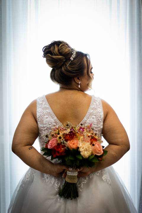 casamento-casar-cerimonia-noiva-vestido-atelie-buque-make-off-maquiagem-fotografo-daniel-custodio-madrinha-dama-cabelo-noivo-padrinho-carro-festa-terno-chacra-bufft-atelie-mae-pai-por-do-sol-love-amor-wedding-brinde-padre-igreja-brinco-sapato-aliança-love'