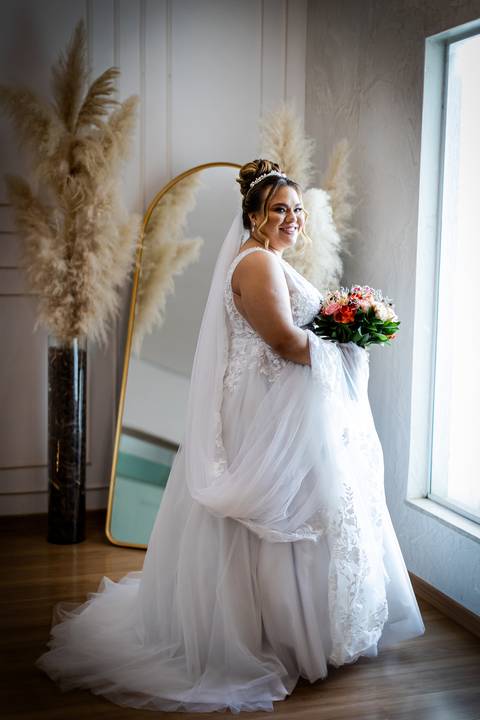 casamento-casar-cerimonia-noiva-vestido-atelie-buque-make-off-maquiagem-fotografo-daniel-custodio-madrinha-dama-cabelo-noivo-padrinho-carro-festa-terno-chacra-bufft-atelie-mae-pai-por-do-sol-love-amor-wedding-brinde-padre-igreja-brinco-sapato-aliança-love'