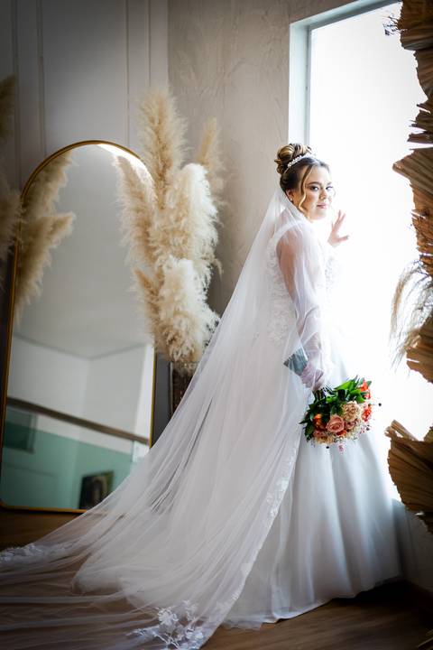 casamento-casar-cerimonia-noiva-vestido-atelie-buque-make-off-maquiagem-fotografo-daniel-custodio-madrinha-dama-cabelo-noivo-padrinho-carro-festa-terno-chacra-bufft-atelie-mae-pai-por-do-sol-love-amor-wedding-brinde-padre-igreja-brinco-sapato-aliança-love'