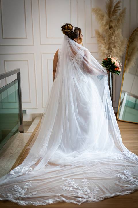 casamento-casar-cerimonia-noiva-vestido-atelie-buque-make-off-maquiagem-fotografo-daniel-custodio-madrinha-dama-cabelo-noivo-padrinho-carro-festa-terno-chacra-bufft-atelie-mae-pai-por-do-sol-love-amor-wedding-brinde-padre-igreja-brinco-sapato-aliança-love'