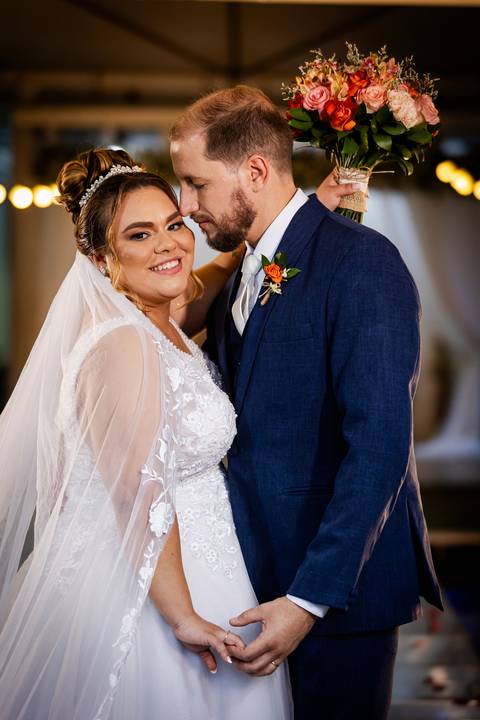 casamento-casar-cerimonia-noiva-vestido-atelie-buque-make-off-maquiagem-fotografo-daniel-custodio-madrinha-dama-cabelo-noivo-padrinho-carro-festa-terno-chacra-bufft-atelie-mae-pai-por-do-sol-love-amor-wedding-brinde-padre-igreja-brinco-sapato-aliança-love'