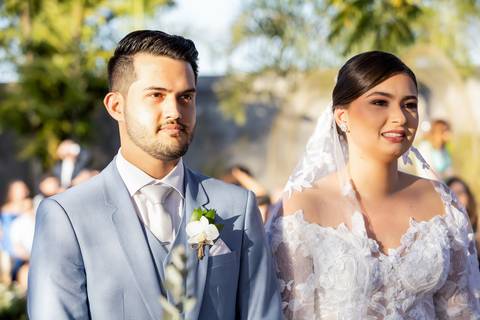 casamento-casar-cerimonia-noiva-vestido-atelie-buque-make-off-maquiagem-fotografo-daniel-custodio-madrinha-dama-cabelo-noivo-padrinho-carro-festa-terno-chacra-bufft-atelie-mae-pai-por-do-sol-love-amor-wedding-brinde-padre-igreja-brinco-sapato-aliança-love'
