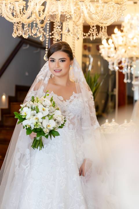 casamento-casar-cerimonia-noiva-vestido-atelie-buque-make-off-maquiagem-fotografo-daniel-custodio-madrinha-dama-cabelo-noivo-padrinho-carro-festa-terno-chacra-bufft-atelie-mae-pai-por-do-sol-love-amor-wedding-brinde-padre-igreja-brinco-sapato-aliança-love'