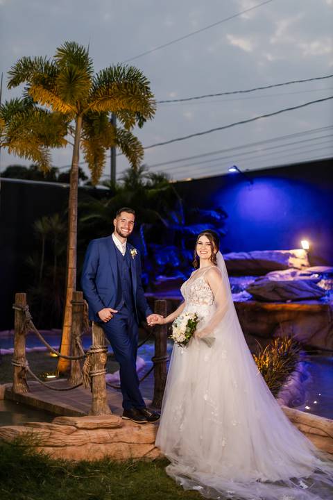 casamento-casar-cerimonia-noiva-vestido-atelie-buque-make-off-maquiagem-fotografo-daniel-custodio-madrinha-dama-cabelo-noivo-padrinho-carro-festa-terno-chacra-bufft-atelie-mae-pai-por-do-sol-love-amor-wedding-brinde-padre-igreja-brinco-sapato-aliança-love'