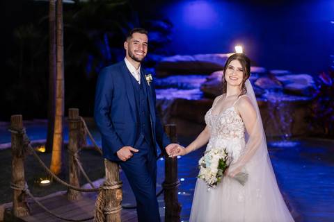 casamento-casar-cerimonia-noiva-vestido-atelie-buque-make-off-maquiagem-fotografo-daniel-custodio-madrinha-dama-cabelo-noivo-padrinho-carro-festa-terno-chacra-bufft-atelie-mae-pai-por-do-sol-love-amor-wedding-brinde-padre-igreja-brinco-sapato-aliança-love'