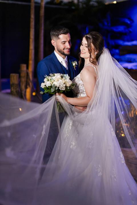 casamento-casar-cerimonia-noiva-vestido-atelie-buque-make-off-maquiagem-fotografo-daniel-custodio-madrinha-dama-cabelo-noivo-padrinho-carro-festa-terno-chacra-bufft-atelie-mae-pai-por-do-sol-love-amor-wedding-brinde-padre-igreja-brinco-sapato-aliança-love'