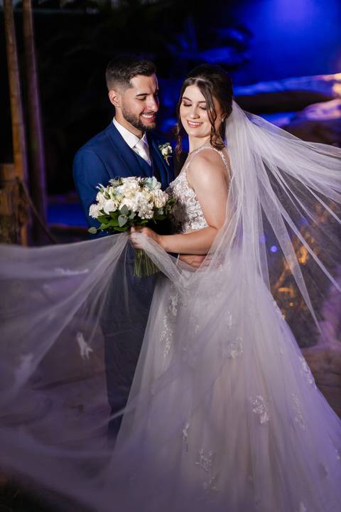 casamento-casar-cerimonia-noiva-vestido-atelie-buque-make-off-maquiagem-fotografo-daniel-custodio-madrinha-dama-cabelo-noivo-padrinho-carro-festa-terno-chacra-bufft-atelie-mae-pai-por-do-sol-love-amor-wedding-brinde-padre-igreja-brinco-sapato-aliança-love'