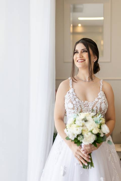 casamento-casar-cerimonia-noiva-vestido-atelie-buque-make-off-maquiagem-fotografo-daniel-custodio-madrinha-dama-cabelo-noivo-padrinho-carro-festa-terno-chacra-bufft-atelie-mae-pai-por-do-sol-love-amor-wedding-brinde-padre-igreja-brinco-sapato-aliança-love'