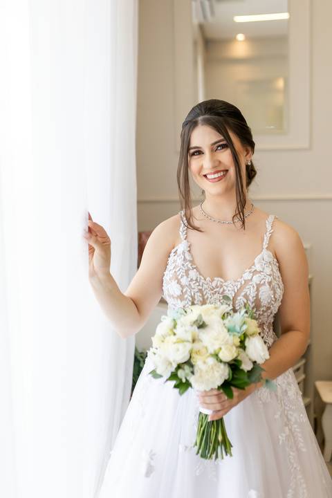 casamento-casar-cerimonia-noiva-vestido-atelie-buque-make-off-maquiagem-fotografo-daniel-custodio-madrinha-dama-cabelo-noivo-padrinho-carro-festa-terno-chacra-bufft-atelie-mae-pai-por-do-sol-love-amor-wedding-brinde-padre-igreja-brinco-sapato-aliança-love'