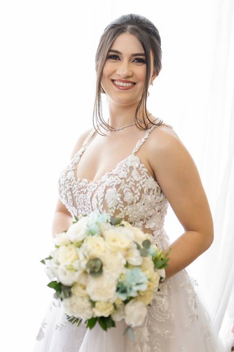 casamento-casar-cerimonia-noiva-vestido-atelie-buque-make-off-maquiagem-fotografo-daniel-custodio-madrinha-dama-cabelo-noivo-padrinho-carro-festa-terno-chacra-bufft-atelie-mae-pai-por-do-sol-love-amor-wedding-brinde-padre-igreja-brinco-sapato-aliança-love'