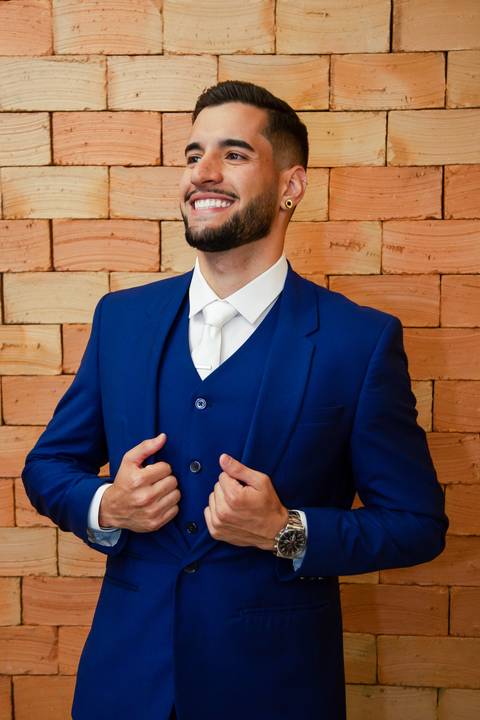 casamento-casar-cerimonia-noiva-vestido-atelie-buque-make-off-maquiagem-fotografo-daniel-custodio-madrinha-dama-cabelo-noivo-padrinho-carro-festa-terno-chacra-bufft-atelie-mae-pai-por-do-sol-love-amor-wedding-brinde-padre-igreja-brinco-sapato-aliança-love'