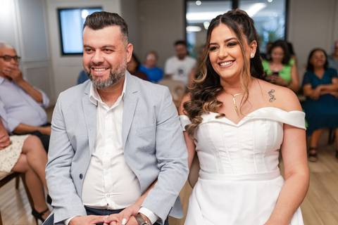 casamento-civil-cartorio-aliança-noiva-noivo-madrinha-padrinho-vestido-foto-fotografo-buque-make-vestido-casar-love-uberlandia-daniel-custodio-patio-sabia-uberlandia-araguari-minas-gerais-sorriso-cerimonia-cerimonial-mãe-pai-anel-certidão-assinatura-amor'