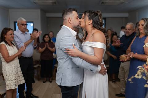 casamento-civil-cartorio-aliança-noiva-noivo-madrinha-padrinho-vestido-foto-fotografo-buque-make-vestido-casar-love-uberlandia-daniel-custodio-patio-sabia-uberlandia-araguari-minas-gerais-sorriso-cerimonia-cerimonial-mãe-pai-anel-certidão-assinatura-amor'