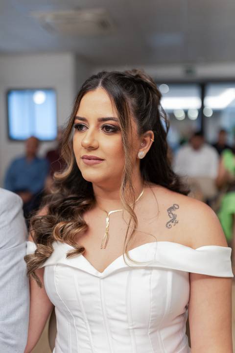 casamento-civil-cartorio-aliança-noiva-noivo-madrinha-padrinho-vestido-foto-fotografo-buque-make-vestido-casar-love-uberlandia-daniel-custodio-patio-sabia-uberlandia-araguari-minas-gerais-sorriso-cerimonia-cerimonial-mãe-pai-anel-certidão-assinatura-amor'