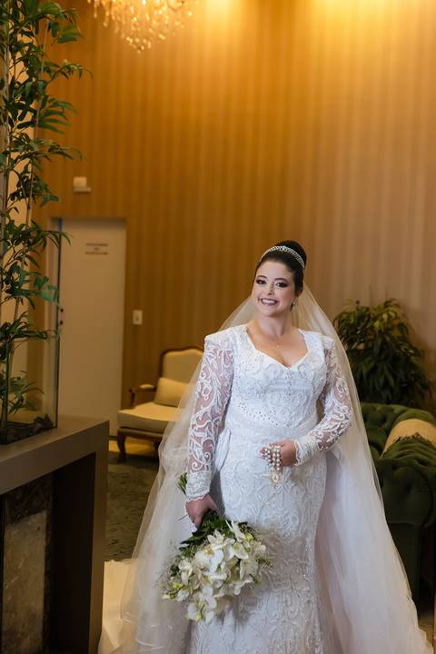 casamento-nova-ponte-casar-noiva-vestido-cerimonia-make-off-noivo-maquiagem-fernanda-naves-daniel-custodio-fotografo-madrinha-padrinho-DJ-buffet-cerimonial-fotos-daniel-custodio-minas-gerias-terno-dança-fotografias-buque-dama-padre-chacara-amor-love-mãe'